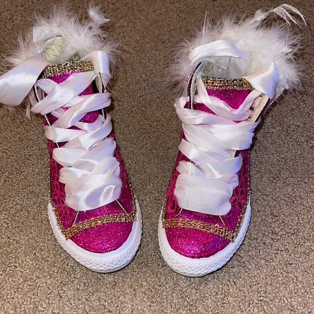 Custom converse girl shoe